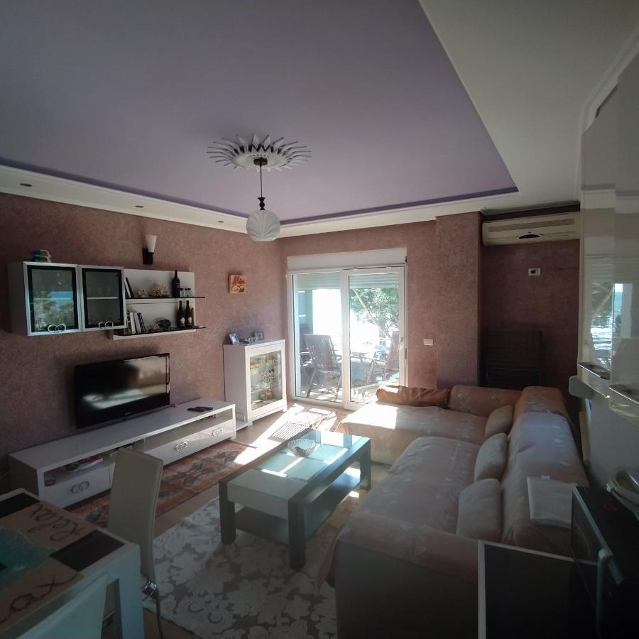 Mia'S Sea View Apartment Golem  Exterior photo